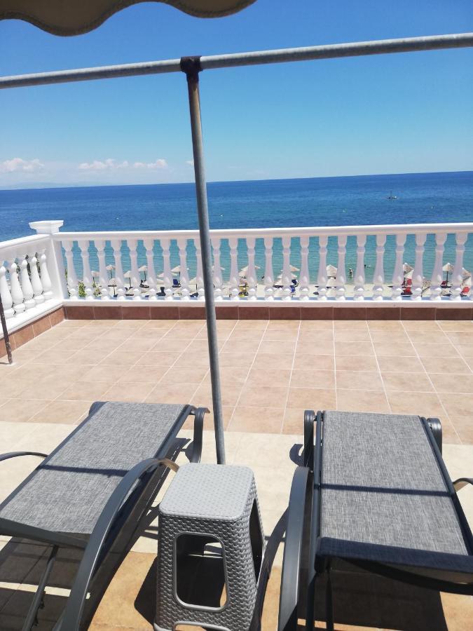 Paralía Sea Side Villa Economou מראה חיצוני תמונה